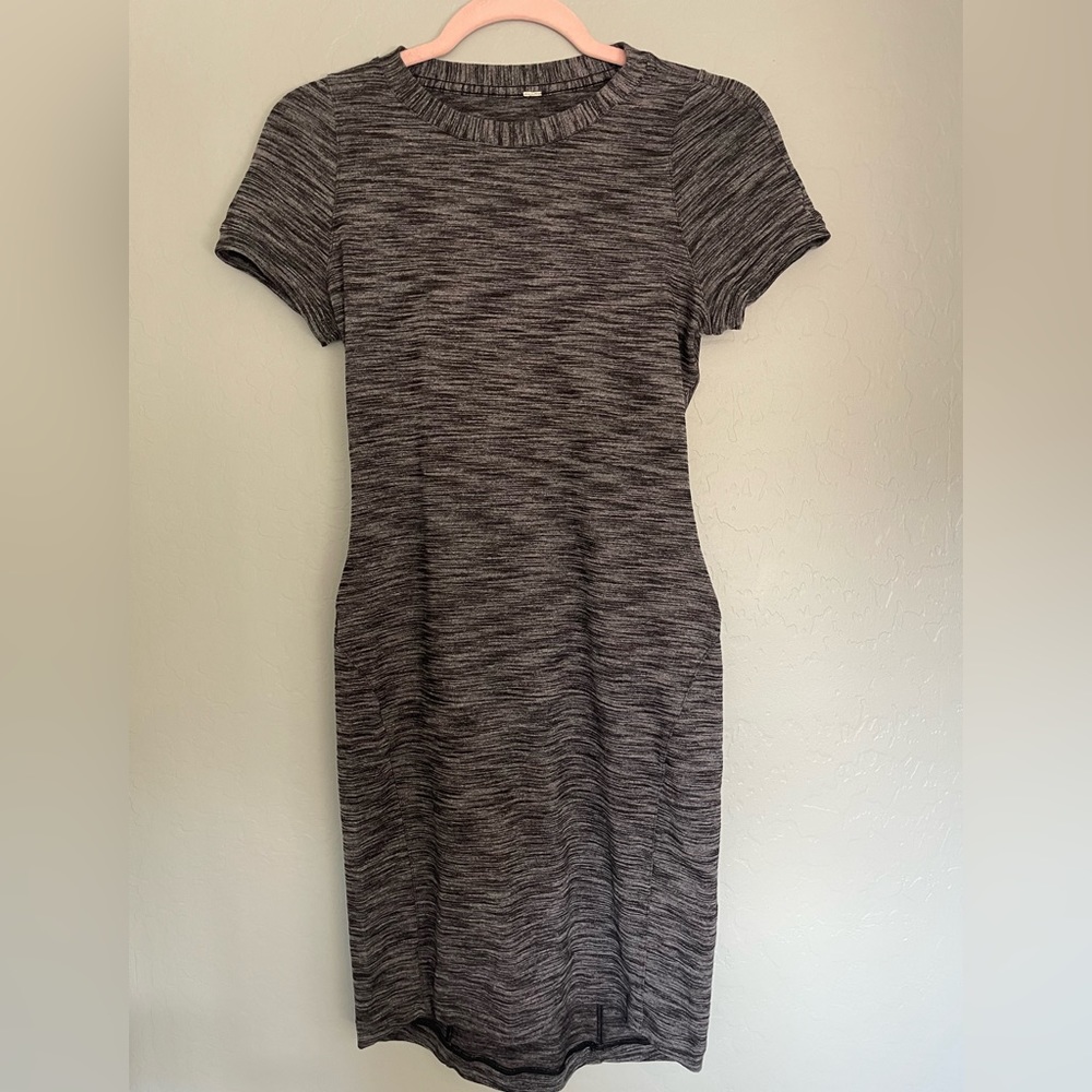 Lululemon & go Where To Dress Short Sleeve Sz 4 Heathered Black